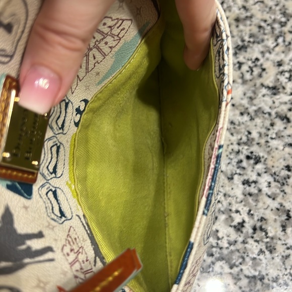 Dooney & Bourke | Star Wars The Force Awakens Letter Carrier - Picture 5 of 9